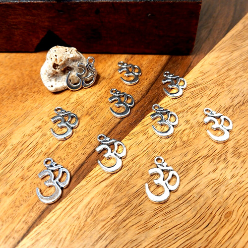 Aum yoga chakra charms - om, /