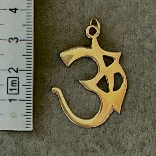 Schmuck anhänger - om,