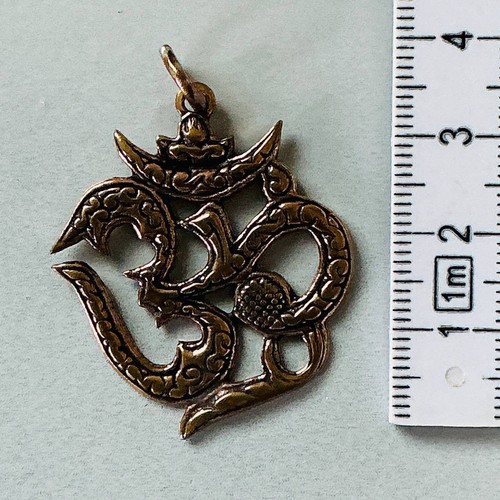 Ohm esoterischer schmuck - om,